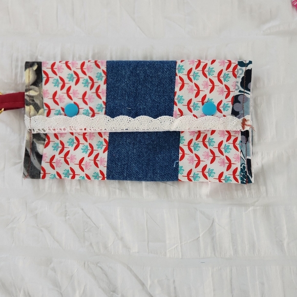 SUPPORT THE PATCHWORK. RECYCLING  EVERY PIECE OF FABRIC. - Picture 5 of 6